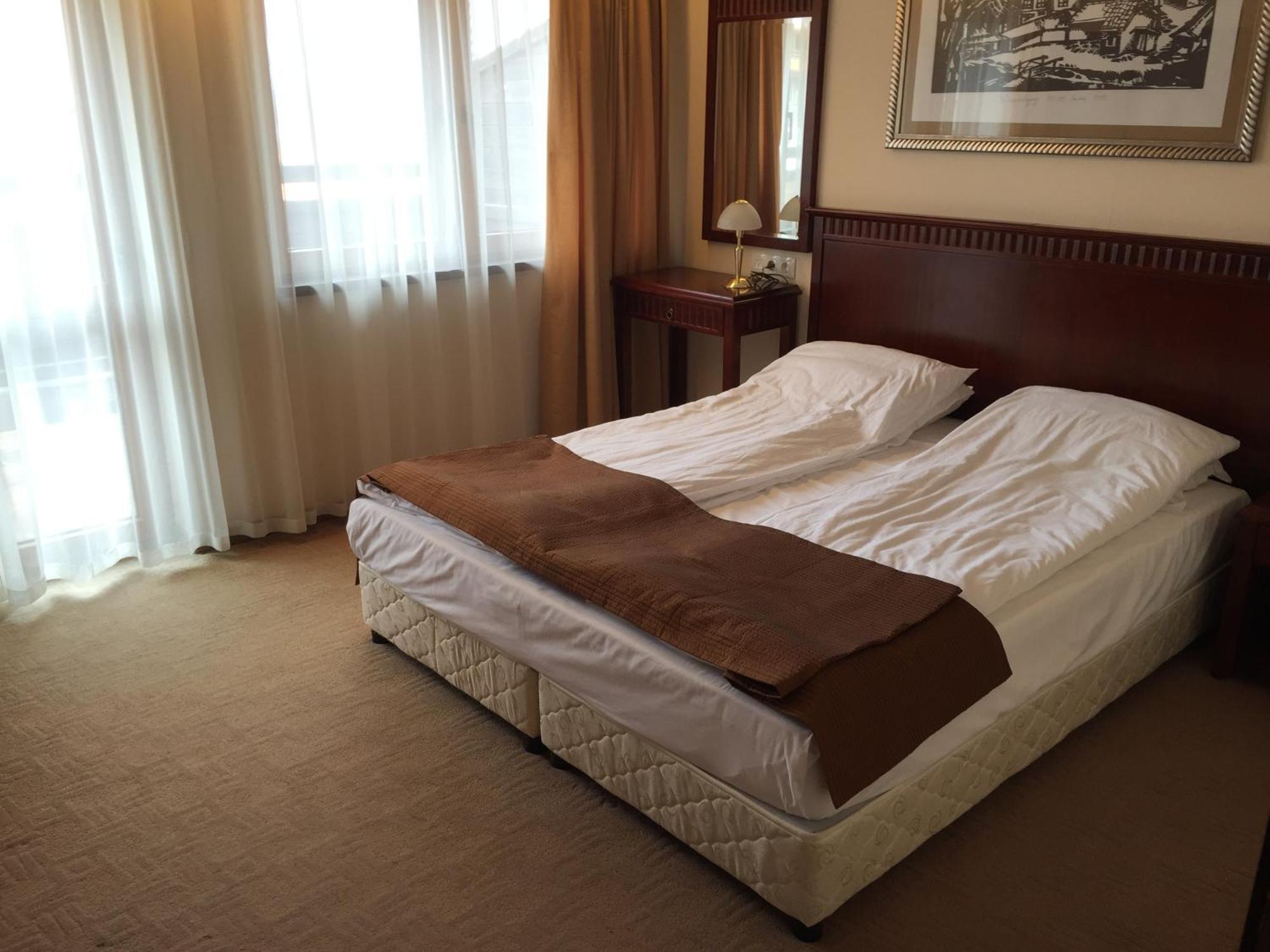 Downtown Alexander Services Apartments Банско Экстерьер фото